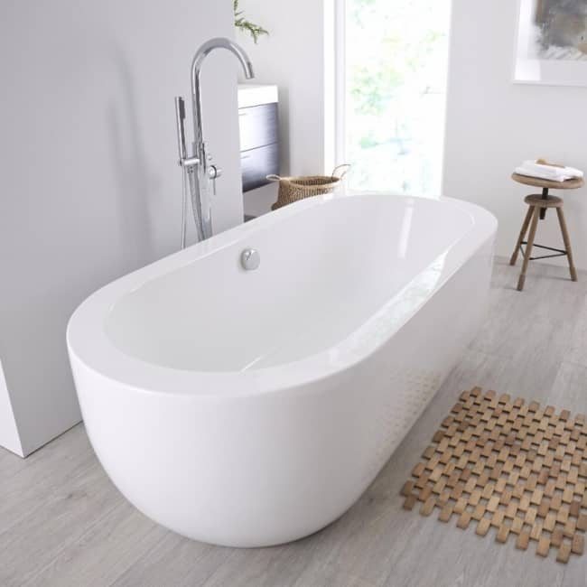 modern freestanding bath