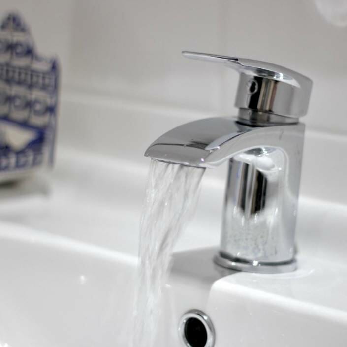 How To Replace Bathroom Taps? Big Bathroom Inspiration