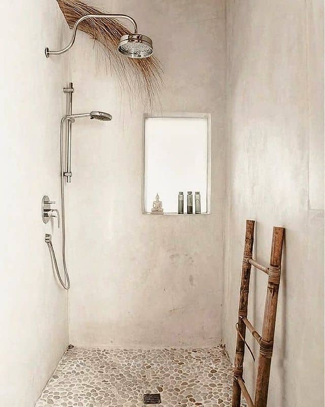 maisonderone pebble floor bathroom found on Instagram