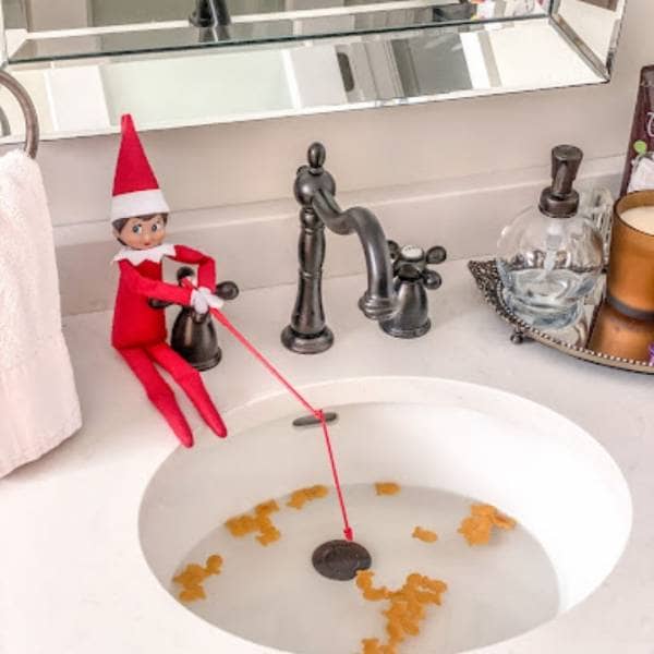 Top 10 Mischievous Elf on The Shelf Bathroom Ideas | Big Bathroom ...