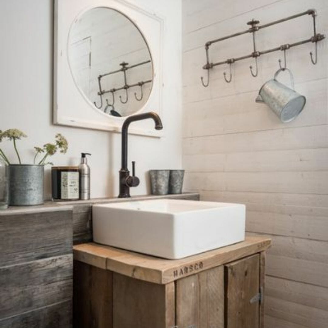 reclaimed wooden bathroom