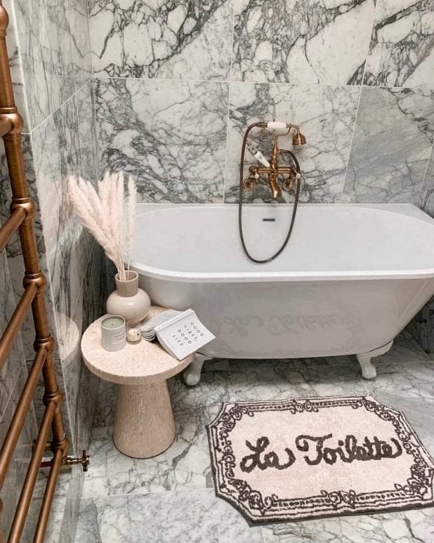 Micro luxury ensuite design