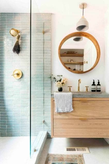 Coloured tile ensuite