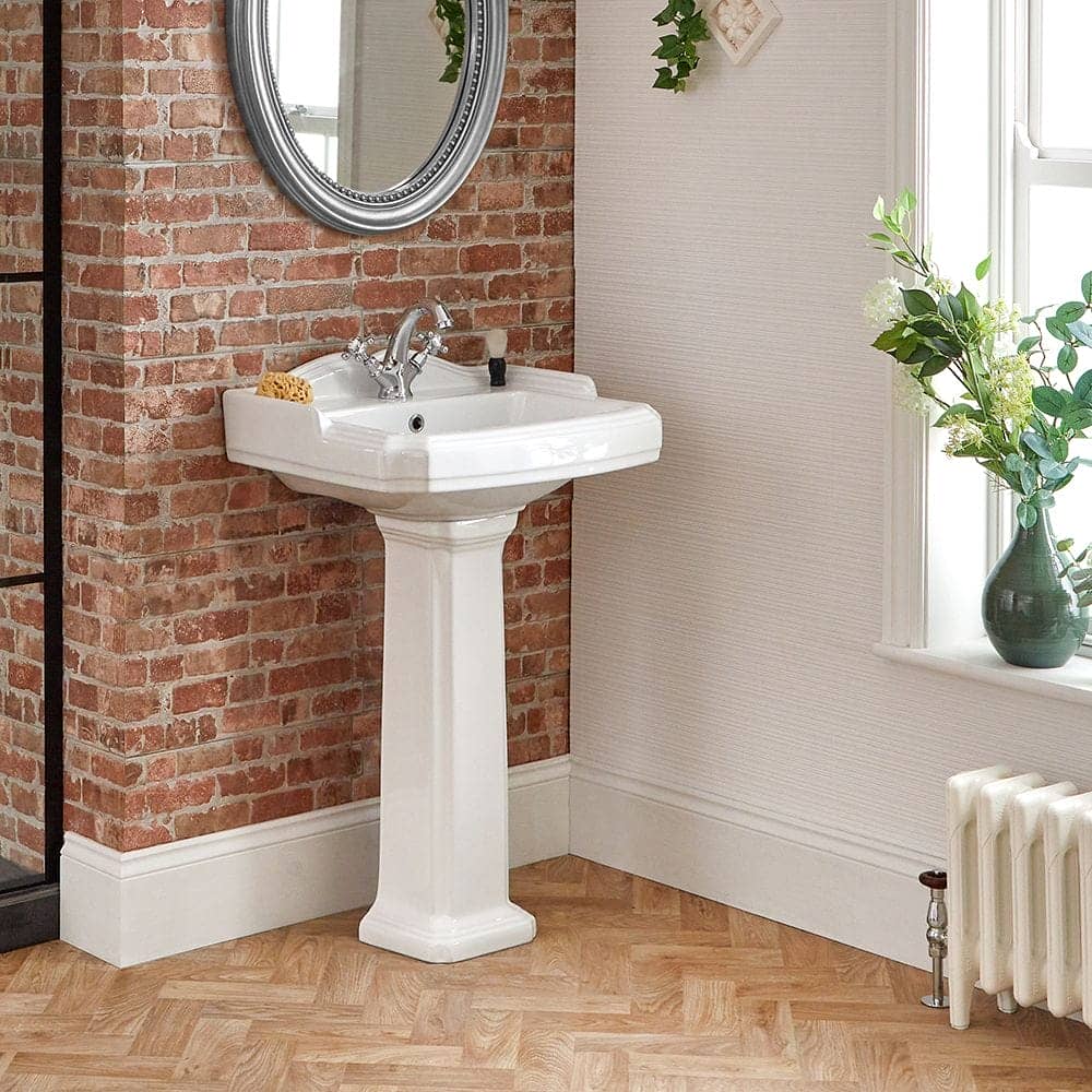 Milano Windsor - Traditional 1 Tap-Hole Basin with Full Pedestal - 590mm